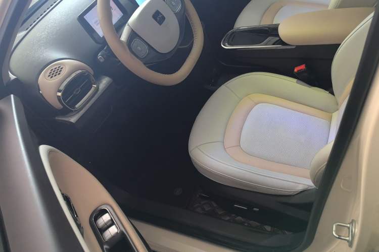 Used  3 2023 505km Air