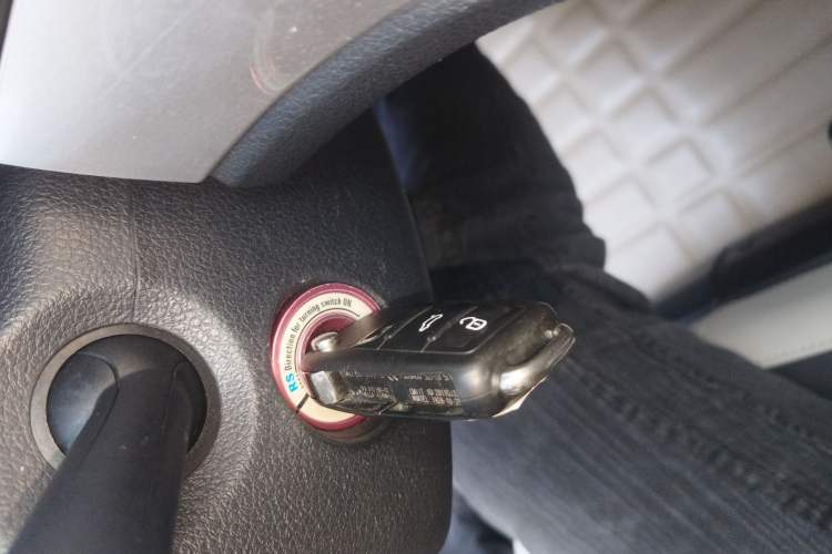 Used Volkswagen Lavida 2013 Revised Classic 1.6L Automatic Fashion Edition
