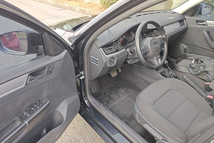 Used Volkswagen Bora 2015 Value Edition 1.6L Automatic Fashion Version