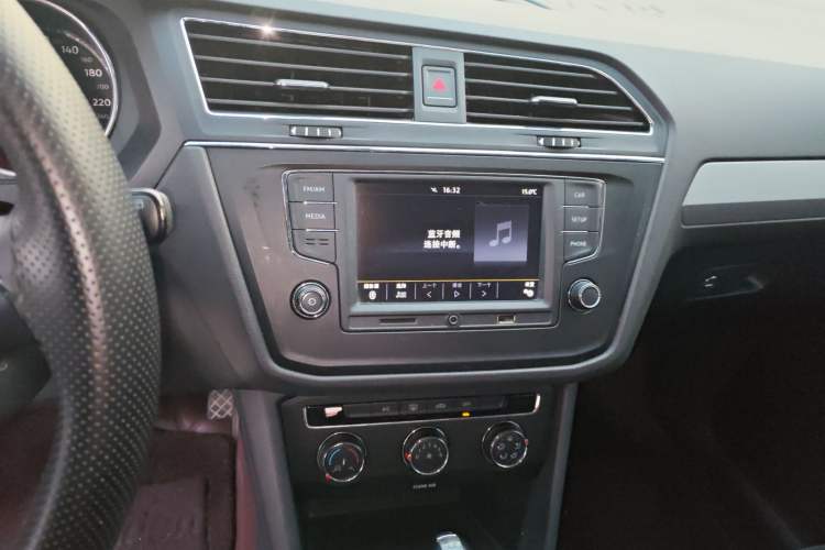 Used Volkswagen Tiguan L 2017 330TSI Automatic Two-Wheel Drive Luxury Edition
