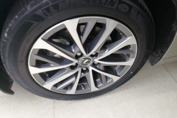 Used Lexus ES 2021 260 Excellence Edition
