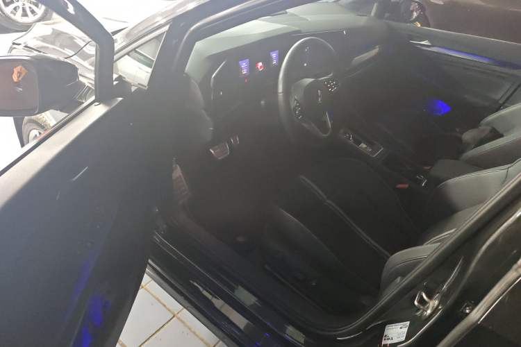 Used Volkswagen Golf 2023 Facelift 280TSI DSG R-Line Lite
