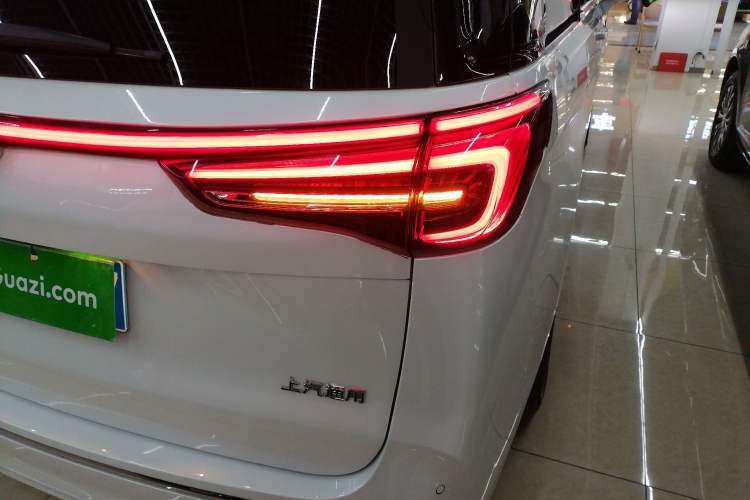 Used Buick GL8 2022 ES Landtrek 653T Luxury Edition
