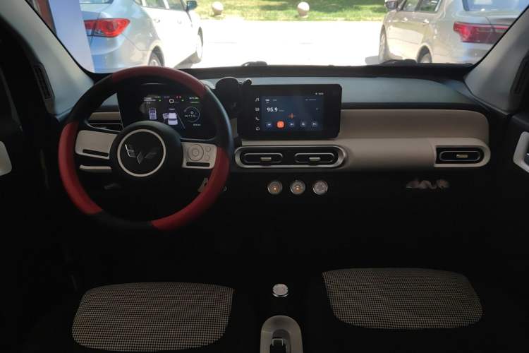 Used Wuling Hongguang MINIEV 2024 3rd Generation 170 km
