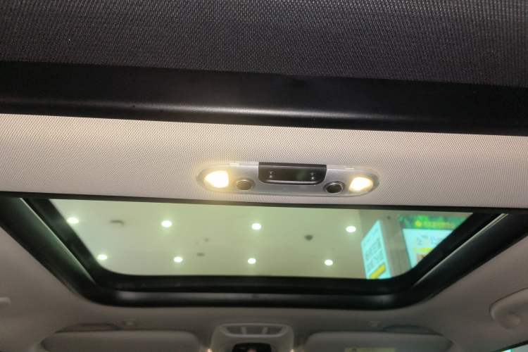 Used  MINI 2019 1.5T COOPER Classic Edition Five-Door Version
