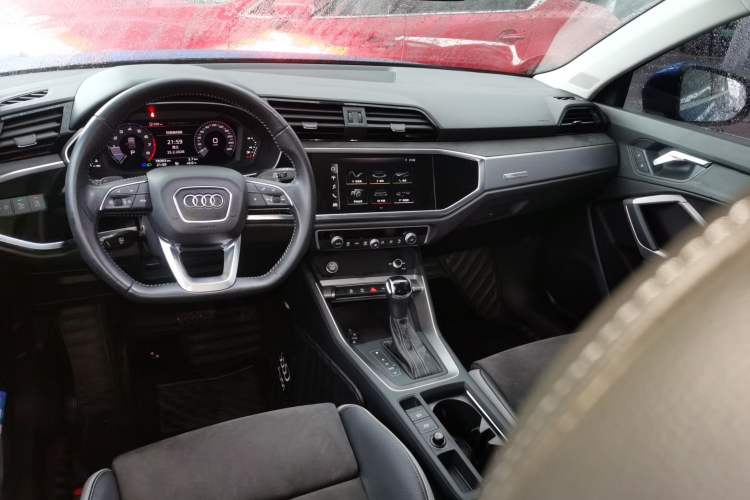 Used Audi Q3 2019 35 TFSI Fashion Dynamic Model