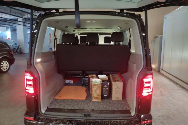 Used Volkswagen Caravelle 2018 2.0 TSI 4x4 Luxury Edition 7-Seater