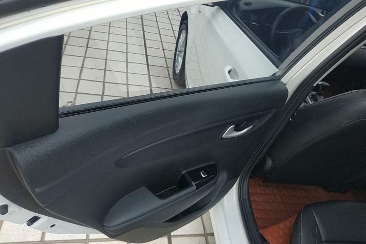 Used Kia K2 2017 Sedan 1.4L Automatic Transmission 15th Anniversary Special Edition GLS
