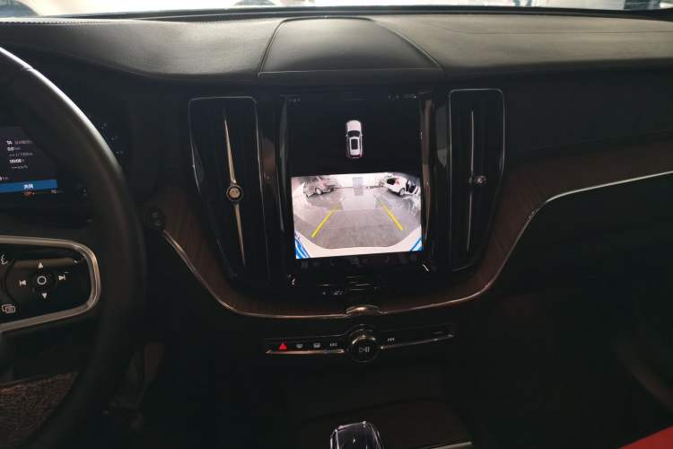 Used Volvo XC60 2025 B5 Four-Wheel Drive Smart & Advanced Luxury Edition
