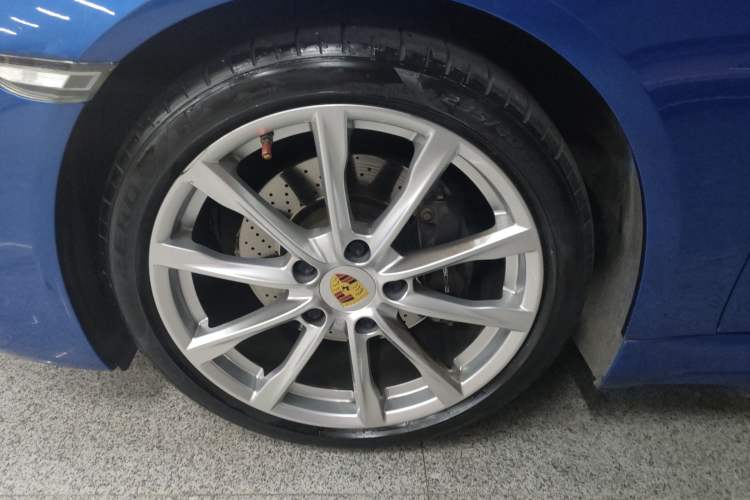Used Porsche 718 2016 Cayman 2.0T
