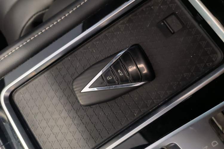 Used Venucia Star 2023 260T Starful Achievement Edition Pro
