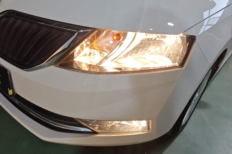 Used Skoda Rapid Spaceback 2018 1.6L Automatic Comfort Edition