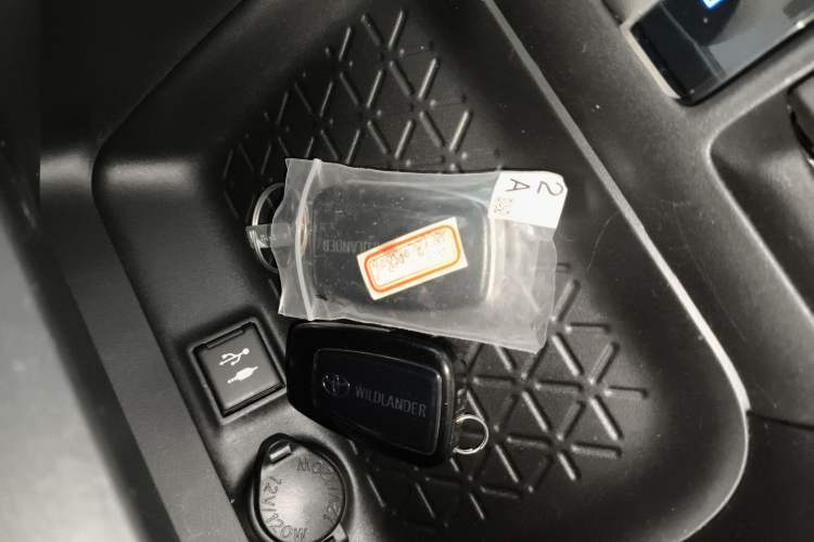 Used Toyota Wildlander 2020 2.0L CVT 4x4 Luxury Edition
