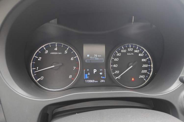 Used Mitsubishi Outlander 2019 2.0L Two-Wheel Drive Comfort Edition 7-Seater China VI Standard