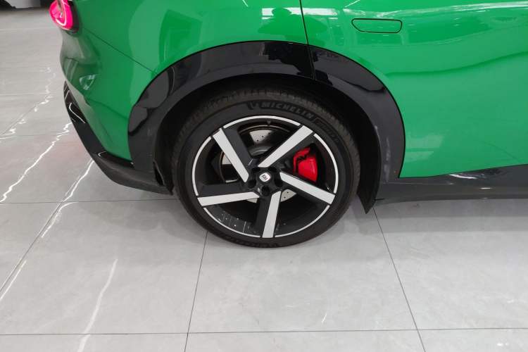 Used  YU7 2025 Ultra-Long Range High-Performance All-Wheel-Drive Max Edition
