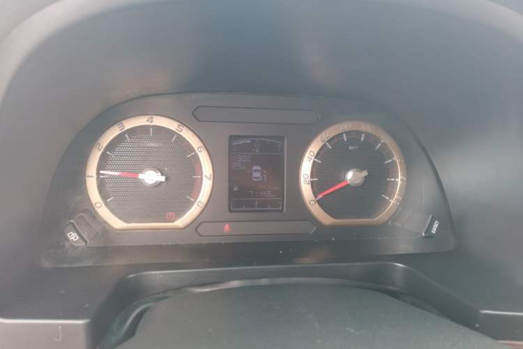 Used FORTHING Lingzhi 2019 M5L 1.6L 7-Seater Luxury Model China VI Standard
