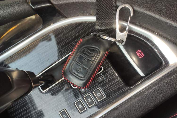 Used Dongfeng Aeolus AX7 2016 2.0L Automatic Zhiyi Trim
