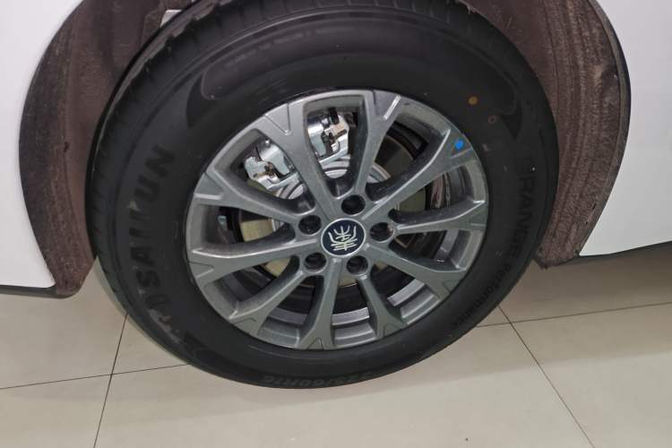 Used BYD Qin L 2025 DM-i Smart Drive 80KM Leading Model
