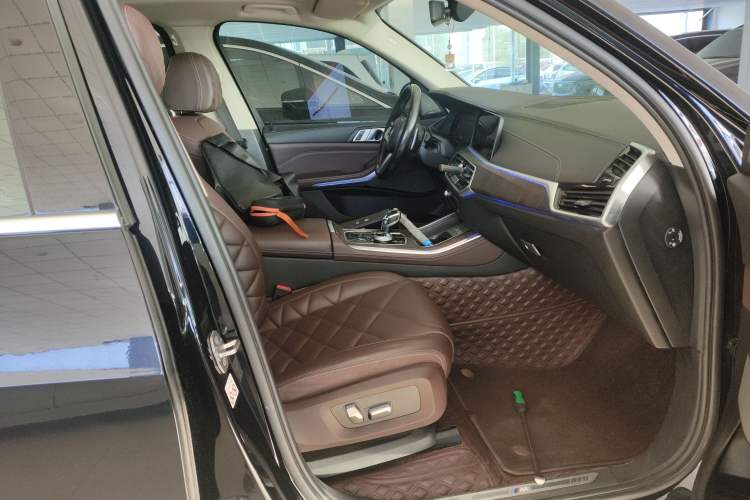 Used BMW X5 2022 xDrive 30Li M Sport Package