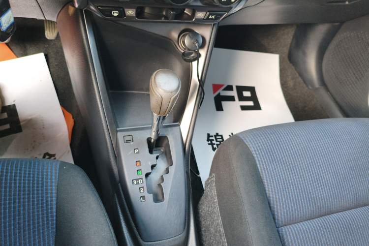 Used Toyota YARiS L 2015 1.5E Automatic Charm Edition
