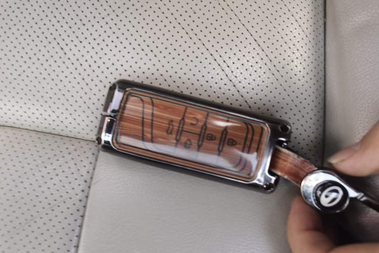 Used GAC Trumpchi GS8 2017 320T Two-Wheel Drive Luxury Smart Connectivity Version (7 Seats)
