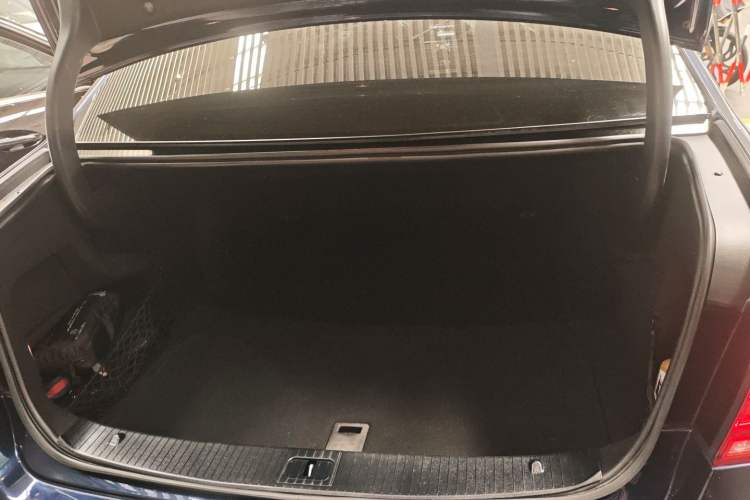 Used Mercedes-Benz E-Class 2015 E 260 L Sport Luxury Model
