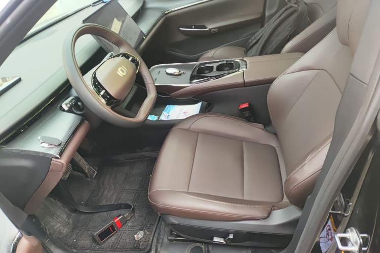 Used  A07 2025 All-Electric "Real Bargain" 525 Luxury Model