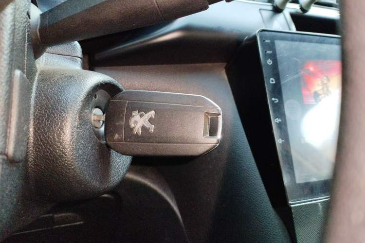 Used Peugeot 3008 2018 2.0L Automatic Classic Edition