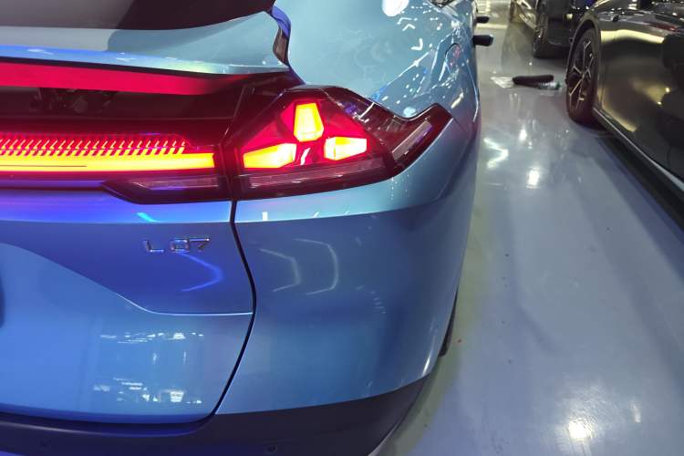 Used  L07 2024 230Max Qiankun Intelligent Driving ADS SE Range-Extended Version
