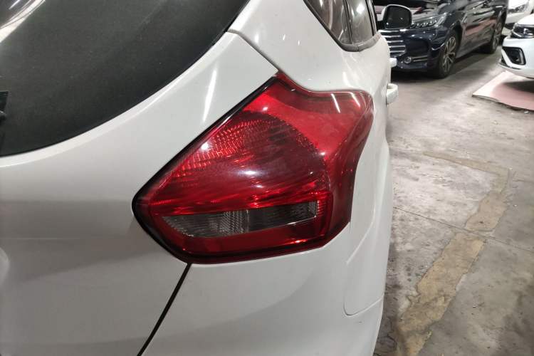 Used Ford Focus 2018 Hatchback Classic 1.6L Automatic Trendy SmartDrive Edition