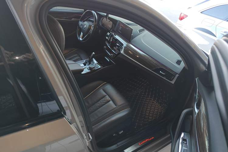 Used BMW 5 Series 2018 530Li Leading Edition Luxury Package