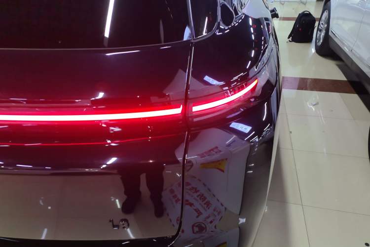 Used Li Auto L8 2024 Pro Model
