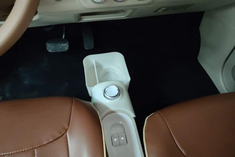 Used Wuling Hongguang MINIEV 2024 3rd Generation 215km Advanced Version
