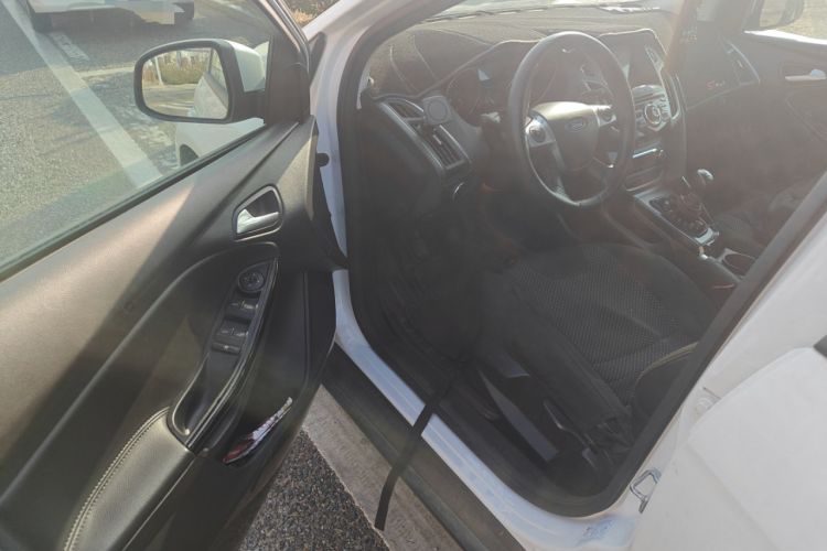 Used Ford Focus 2012 Hatchback 1.6L Manual Fashion Edition