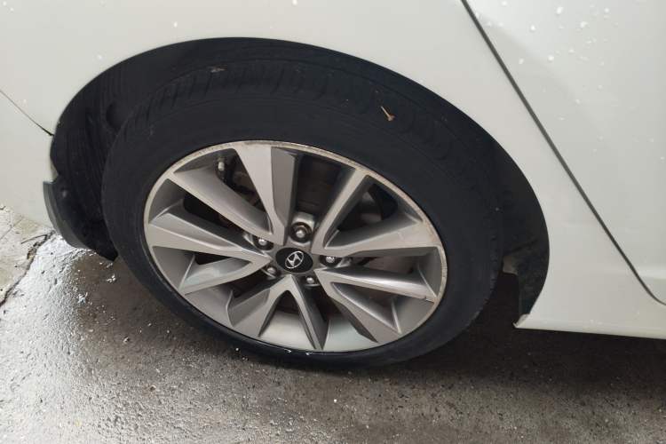 Used Hyundai Elantra 2015 1.6L Automatic Leading Model
