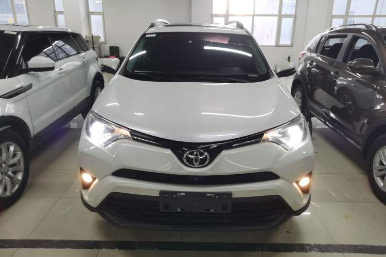 Used Toyota RAV4 2016 2.0L CVT Two-Wheel Drive Comfort Edition China V Standard