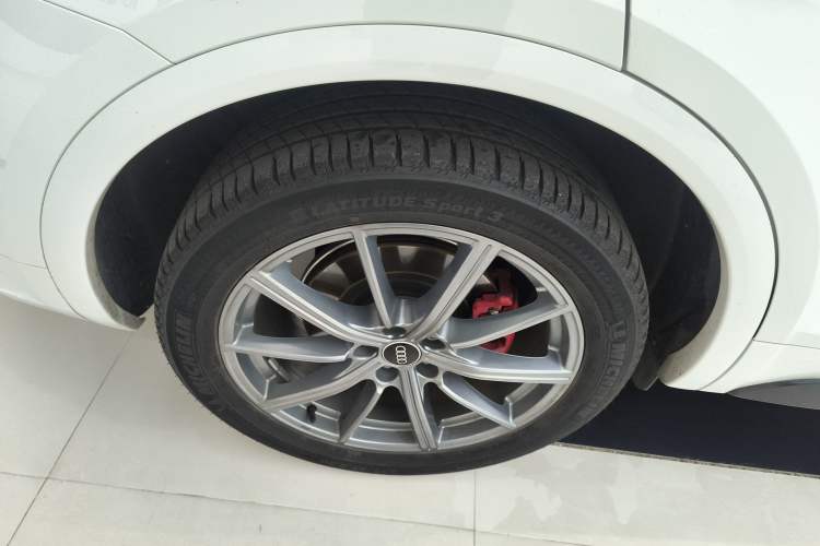 Used Audi Q5L 2022 40T Fashionable and Dynamic Model
