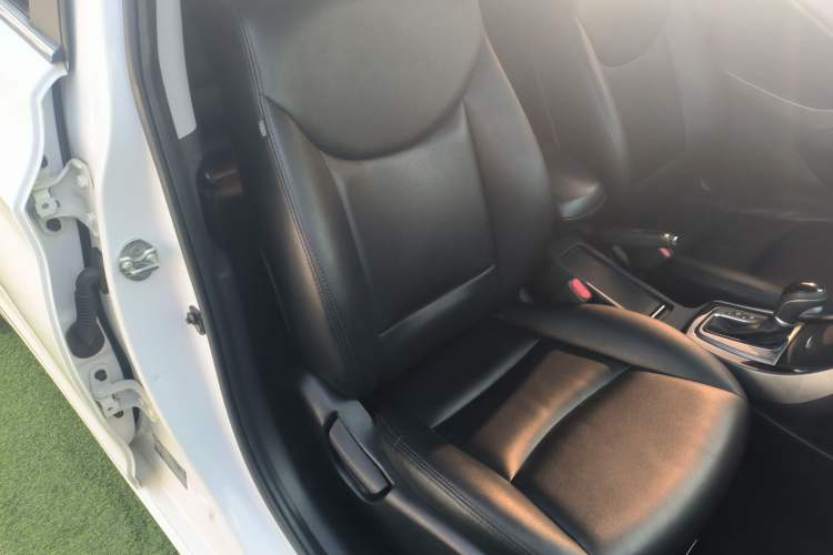 Used Hyundai Elantra 2015 1.6L Automatic Leading Model
