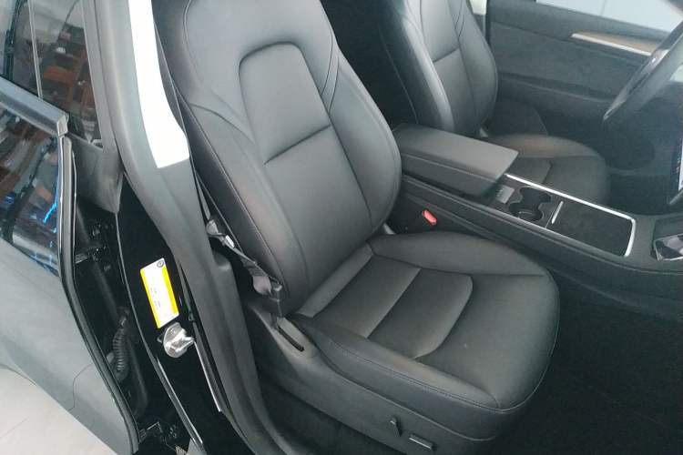 Used Tesla Model Y 2021 Long-Range All-Wheel-Drive Version 3D7
