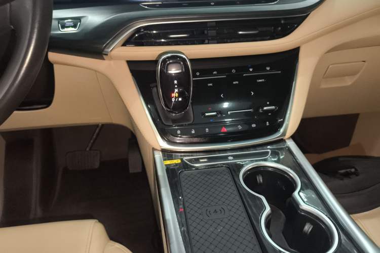 Used Buick GL8 2023 ES Lu Zun Deluxe Model
