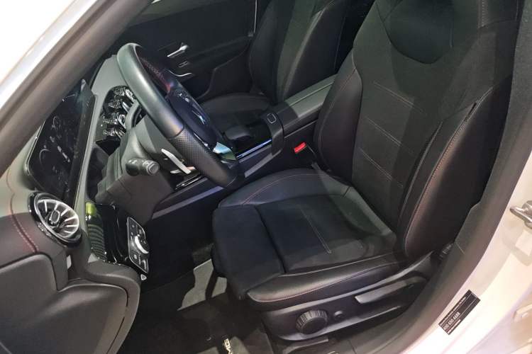 Used Mercedes-Benz CLA 2022-Year Updated CLA 200