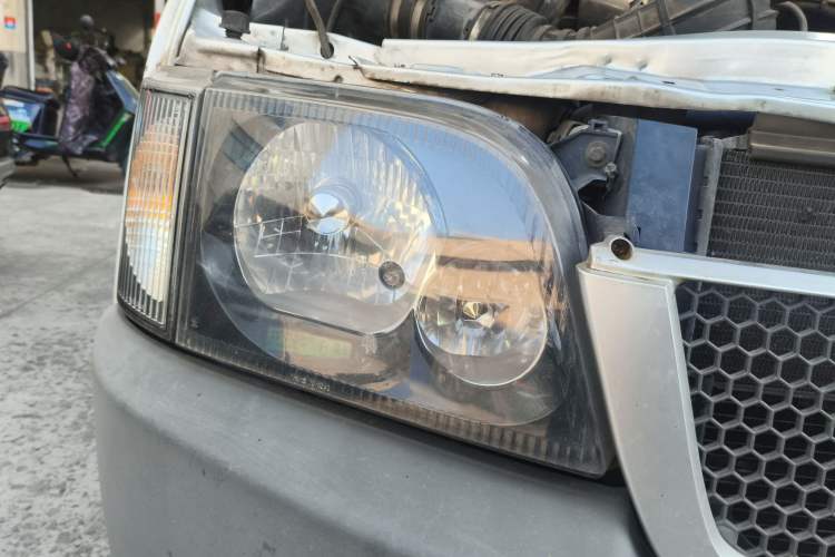 Used Ford Classic Transit 2016 2.8T Diesel Short-Wheelbase 6-Seater Mid-Roof Multifunction Vehicle JX493ZLQ4