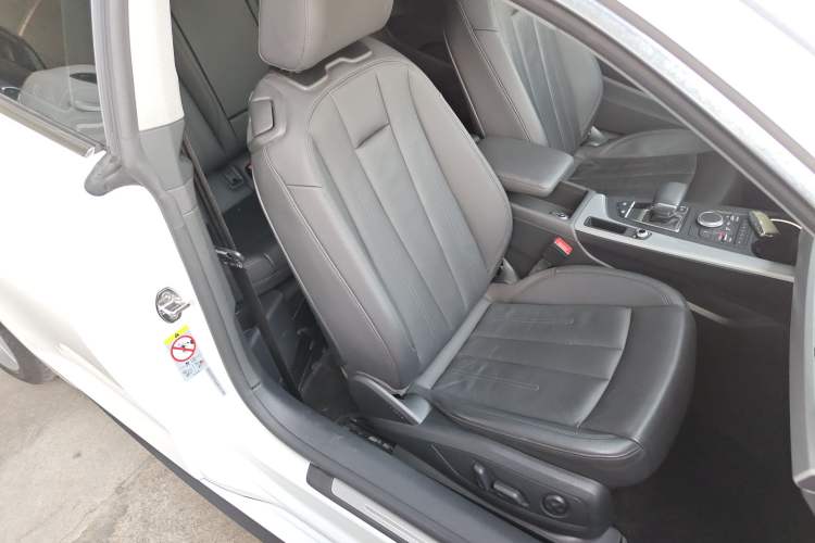 Used Audi A5 2020 Coupe 40 TFSI Fashion Edition China VI Emission Standard
