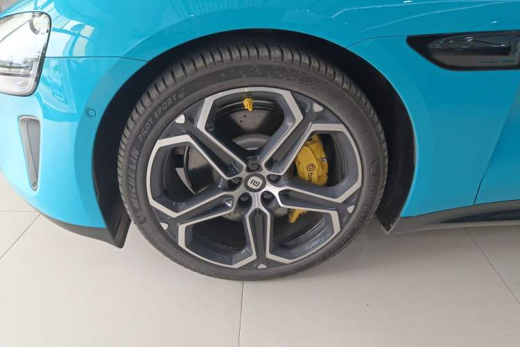 Used  SU7 2024 Four-Wheel Drive Ultra-Long Range Advanced Intelligent Driving Max Edition
