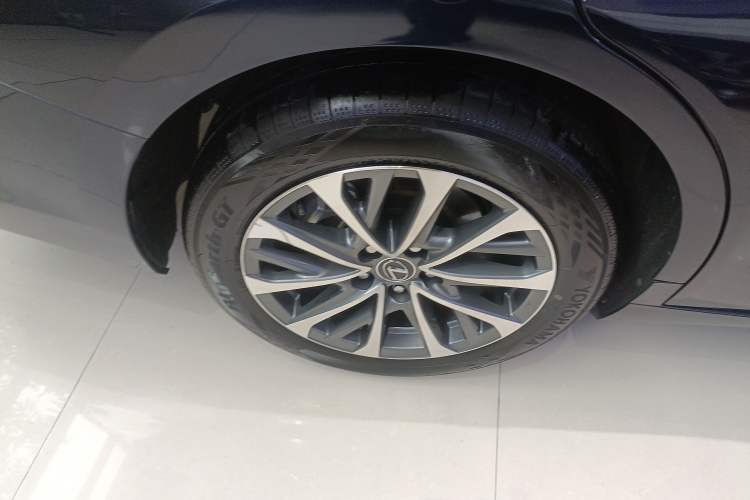 Used Lexus ES 2023 200 Excellence Edition