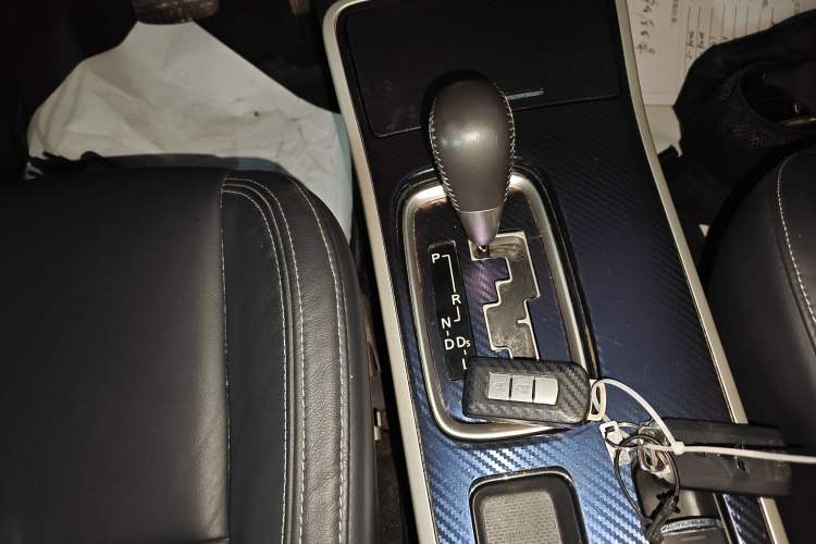 Used Mitsubishi Outlander 2019 2.0L Two-Wheel Drive Comfort Edition 5 Seats China V Standard