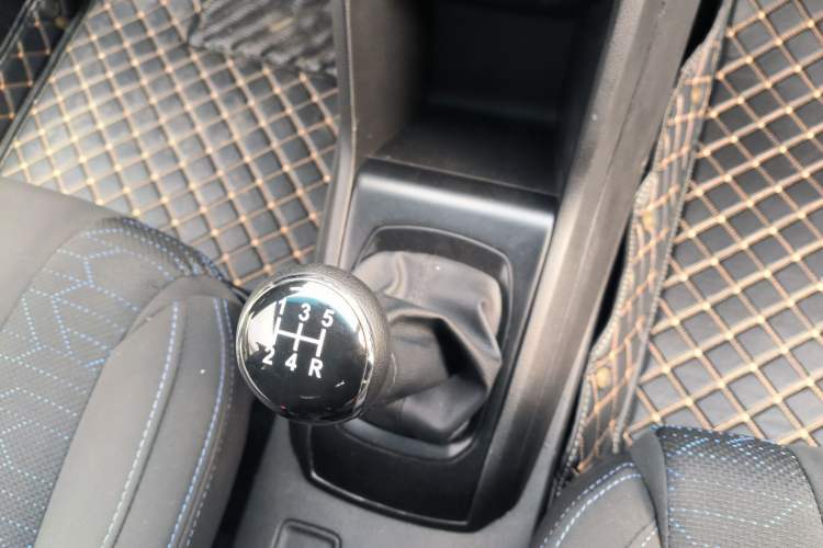 Used Baojun 310 2016 1.2L manual Comfort trim level
