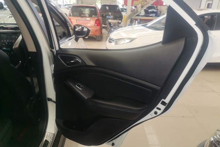 Used BYD Yuan New Energy 2018 EV360 Smart Connect Cool Edition
