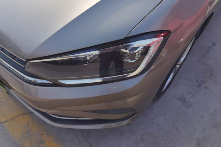 Used Volkswagen Golf Sportsvan 2019 1.6L Automatic Pure Model China V Standard
