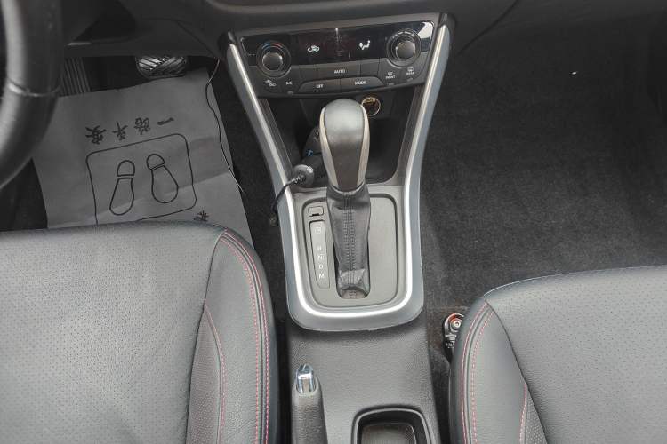 Used Suzuki S-Cross 2014 1.6L CVT Two-Wheel Drive Elite Version
